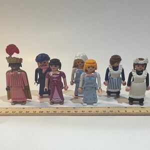 Playmobil (?) x7 Colorful Play Figures women (lot 13)